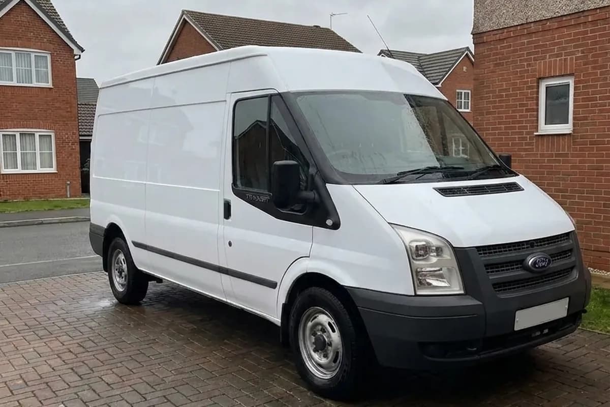 Mobile valeting van set up to clean a vehicle on site